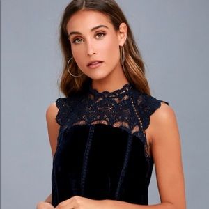 Lulus Who’s Who Crocheted Lace Velvet Shift Dress